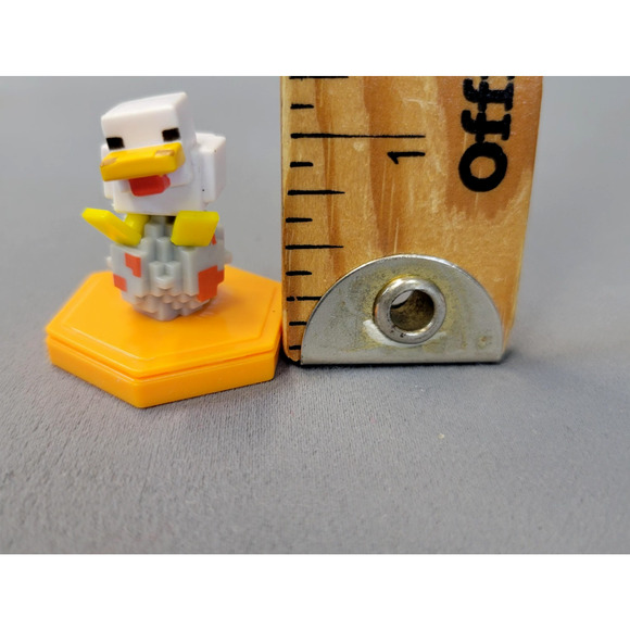 Minecraft Earth Boost Mini Chicken Figure Mattel 2019 Yellow Hex Base GXT42 Toy - Picture 7 of 8